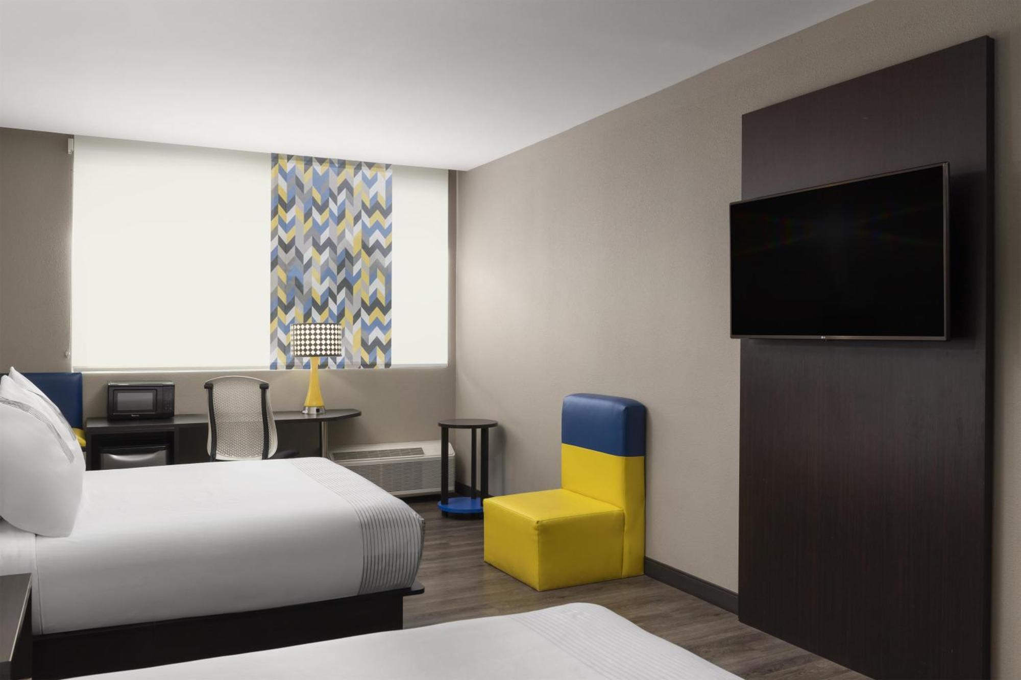 Glo Western Airport Hotel 3*