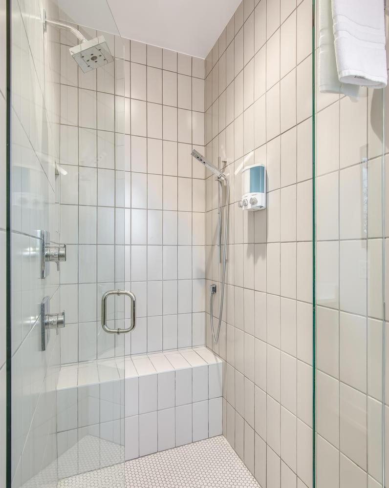 The Rooftop Retreat By Local Holiday home *