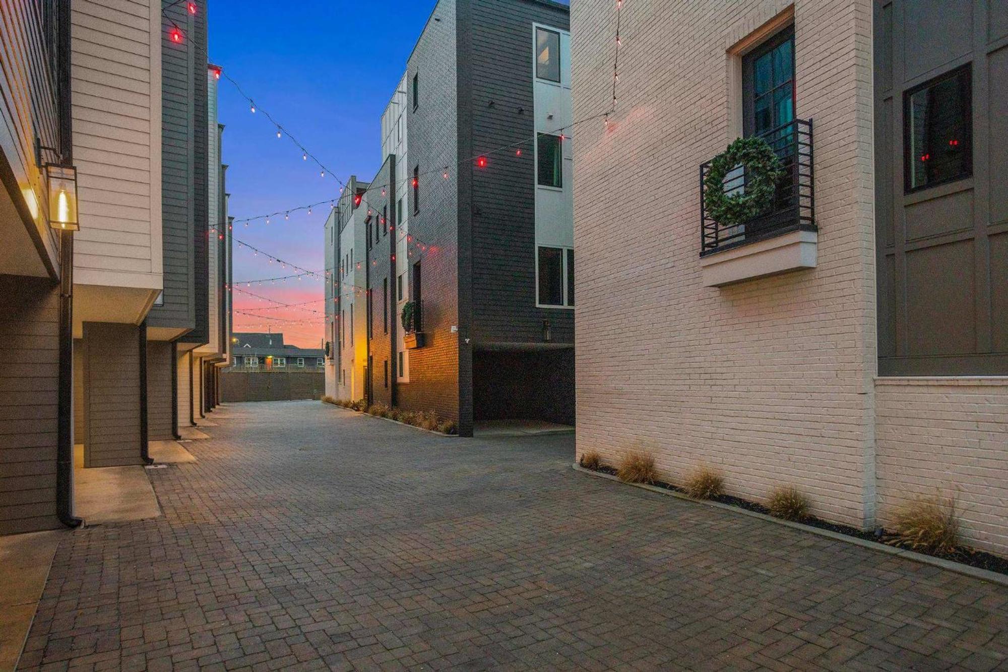 Grand Ole Opry At The Aloras Deck Karaoke Holiday home Nashville