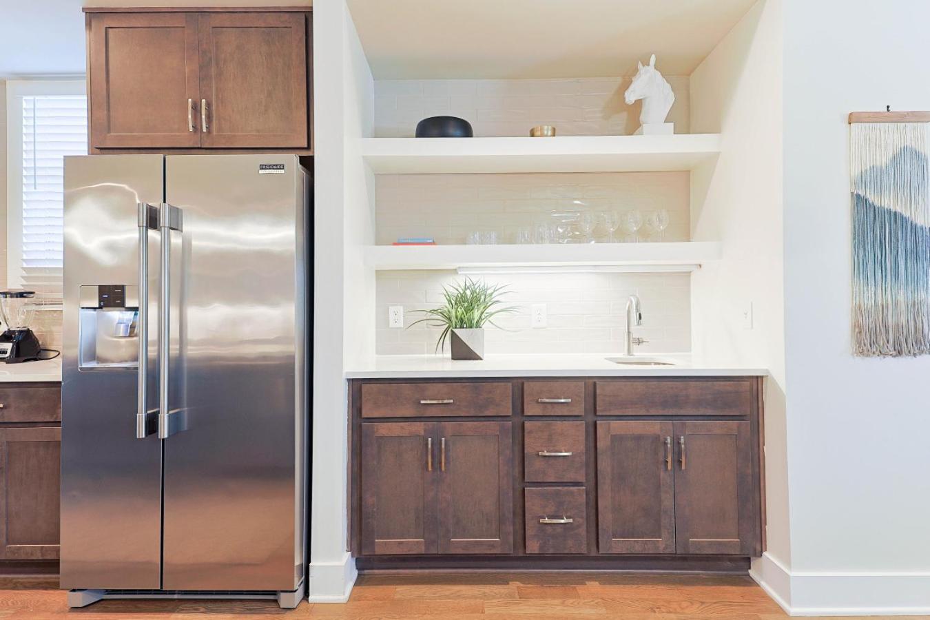Stylish Brand-new Townhome Near Hotspots