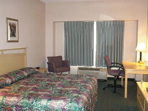 Luxe Opryland 3*