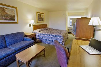 Americas Value Near Downtown 2*