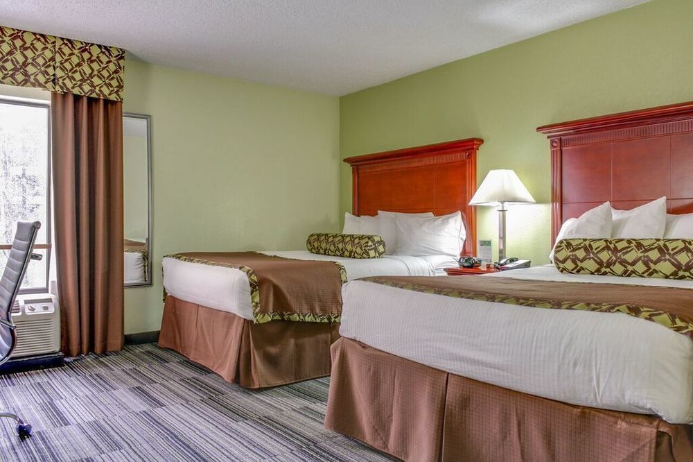 Hotel Alexis And Nashville