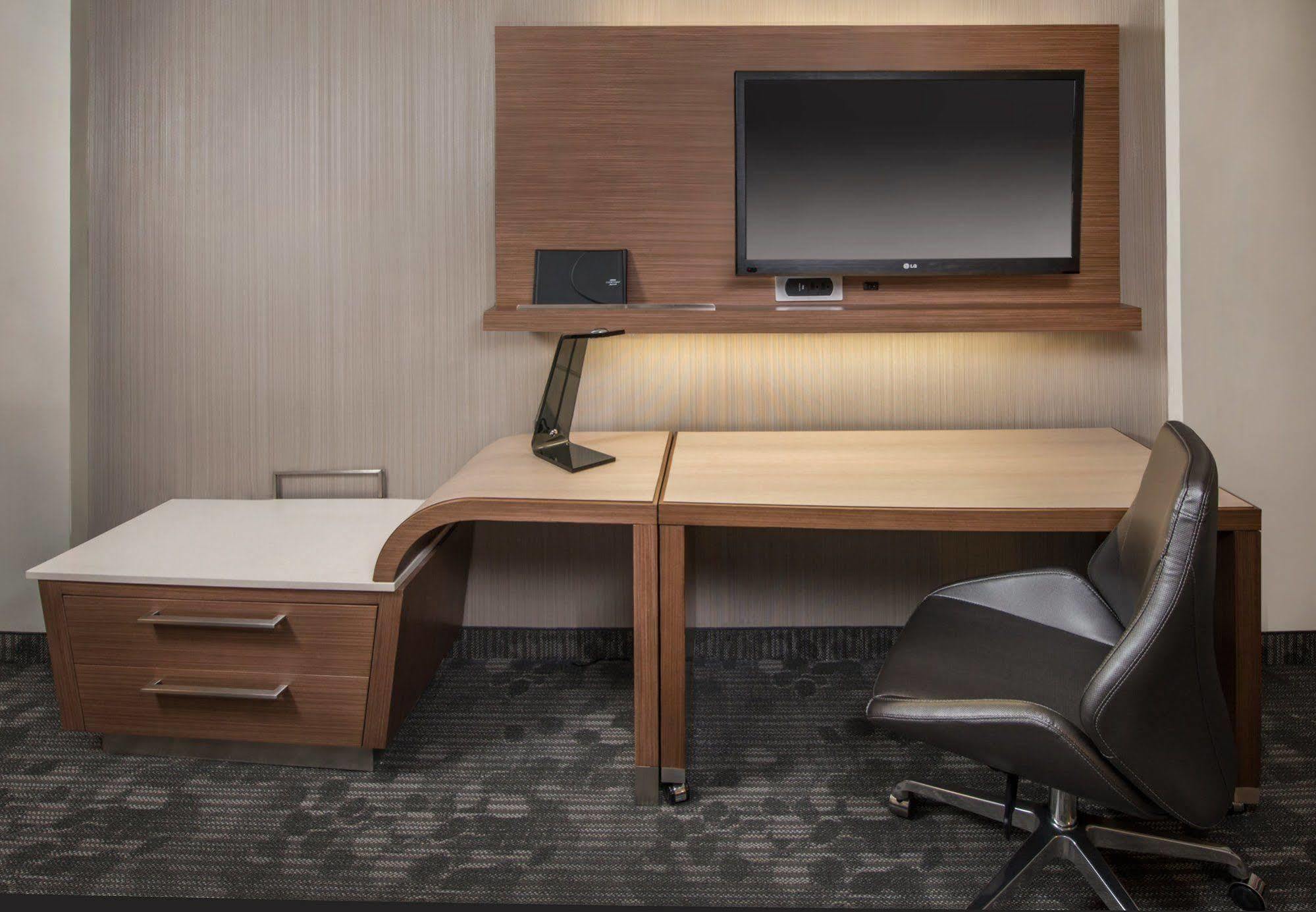 Courtyard By Marriott Hills Hotel 3*