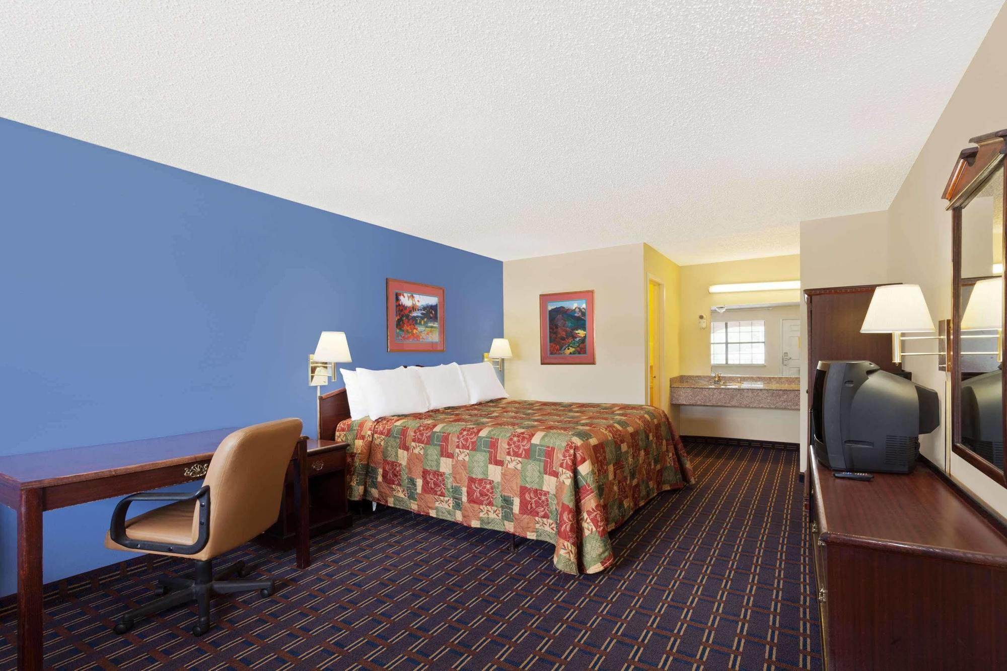 Days By Wyndham Downtown-nashville West Trinity Lane Nashville