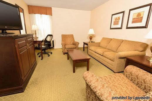 Drury & Airport Hotel 3*