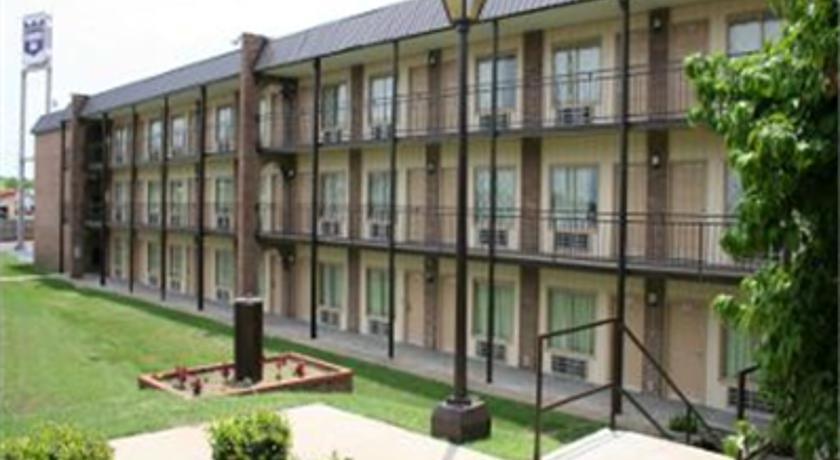 Knights - Downtown Hotel