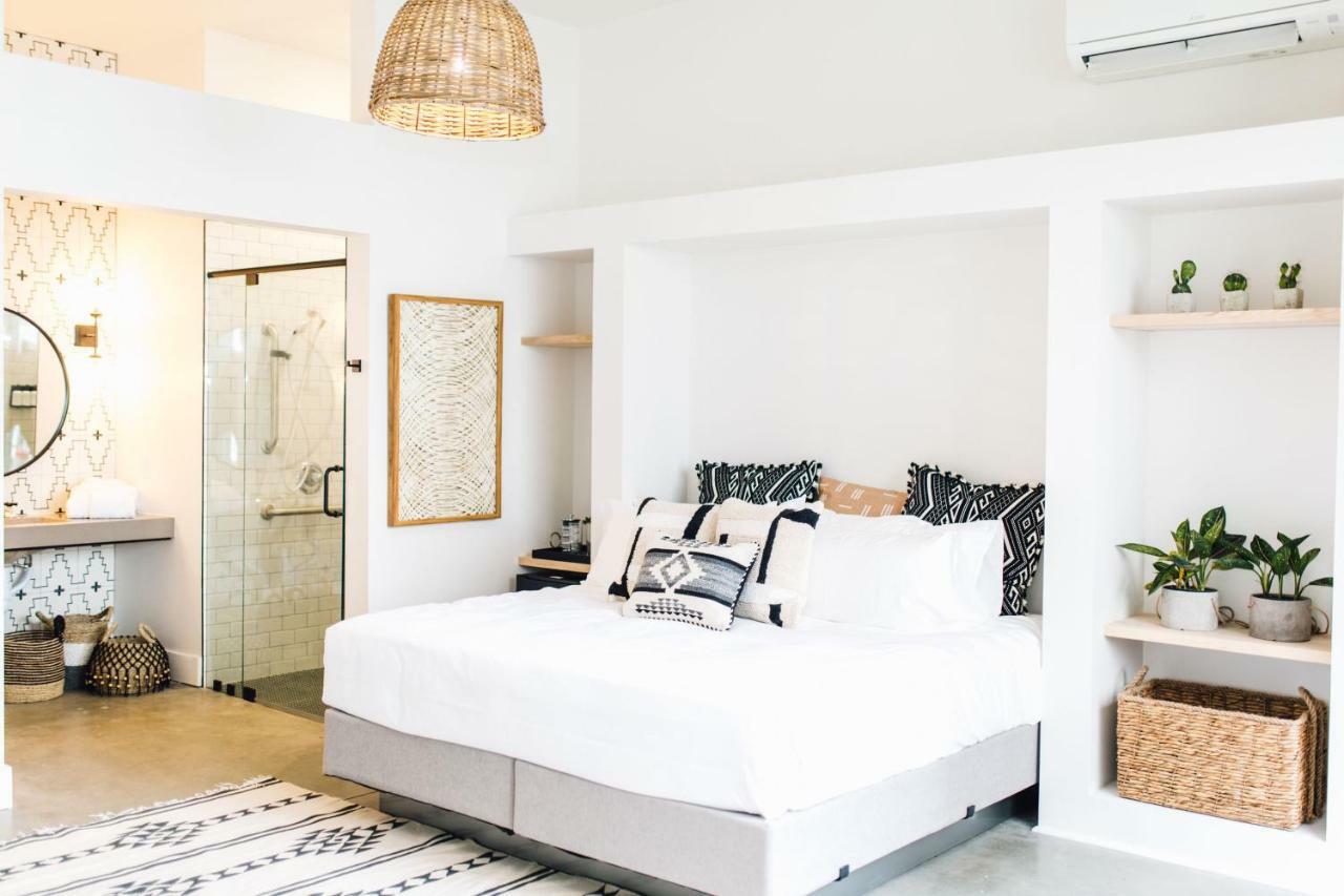 Vandyke Bed & Beverage Hotel