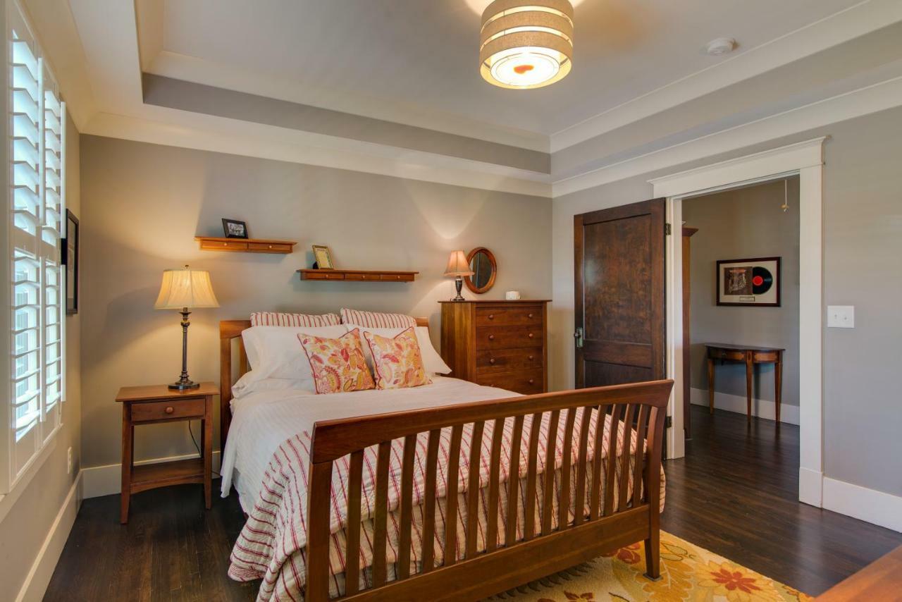 Bed & Breakfast Caroline House Historic
