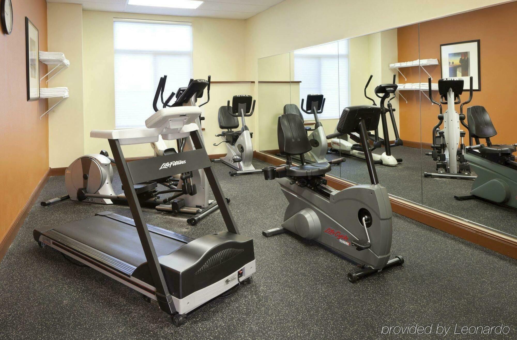 Country & By Radisson Airport Tn 3*