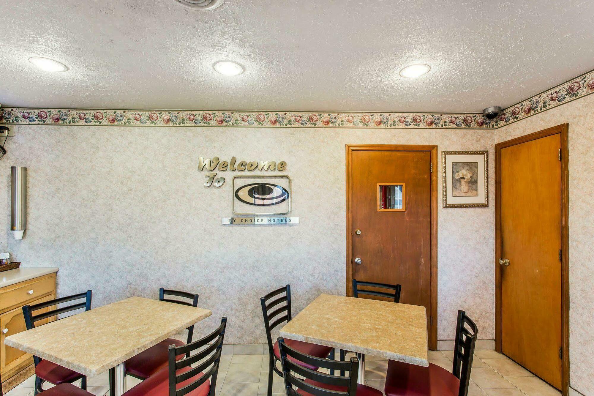 Motel Econo North 2*