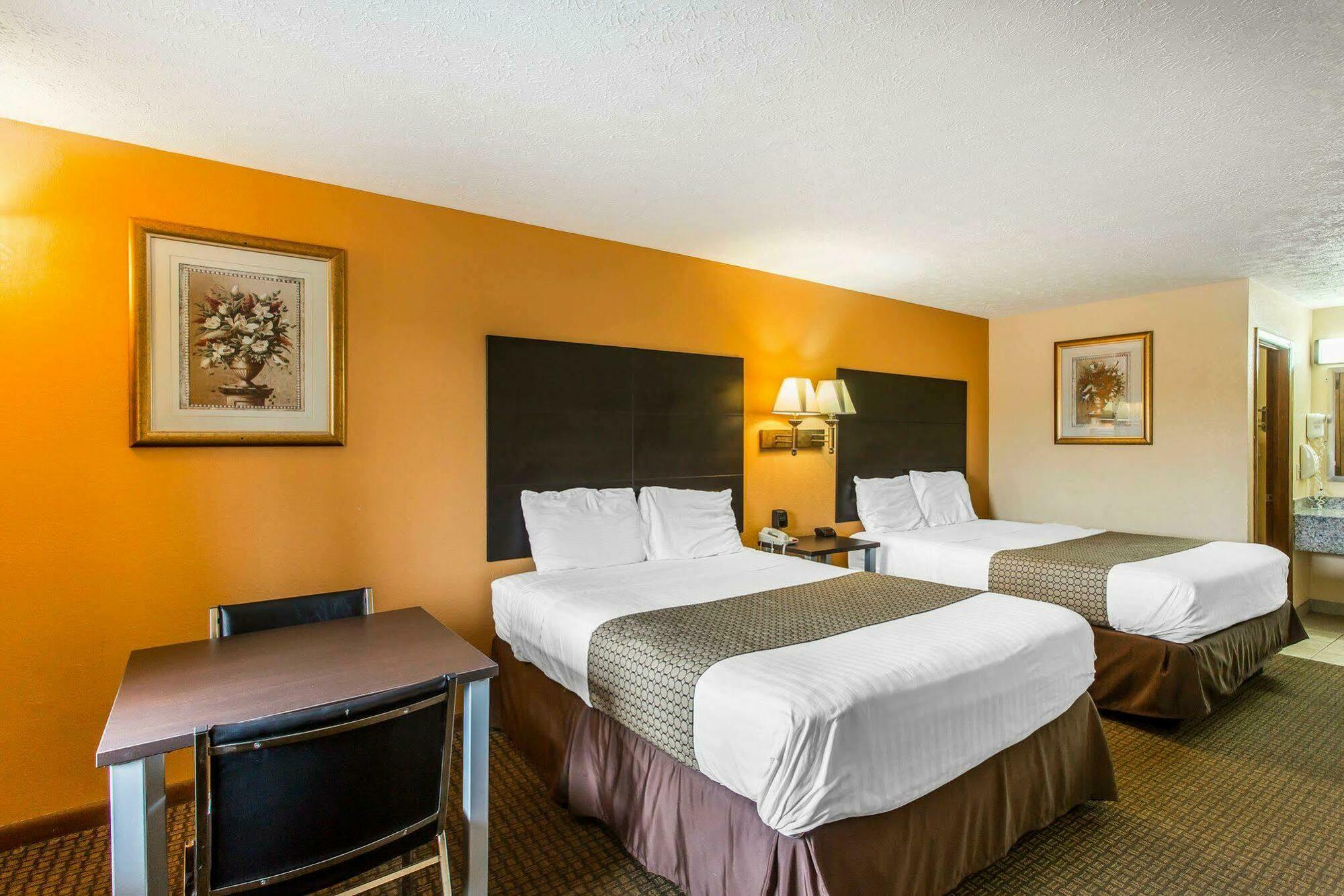 Econo North Nashville