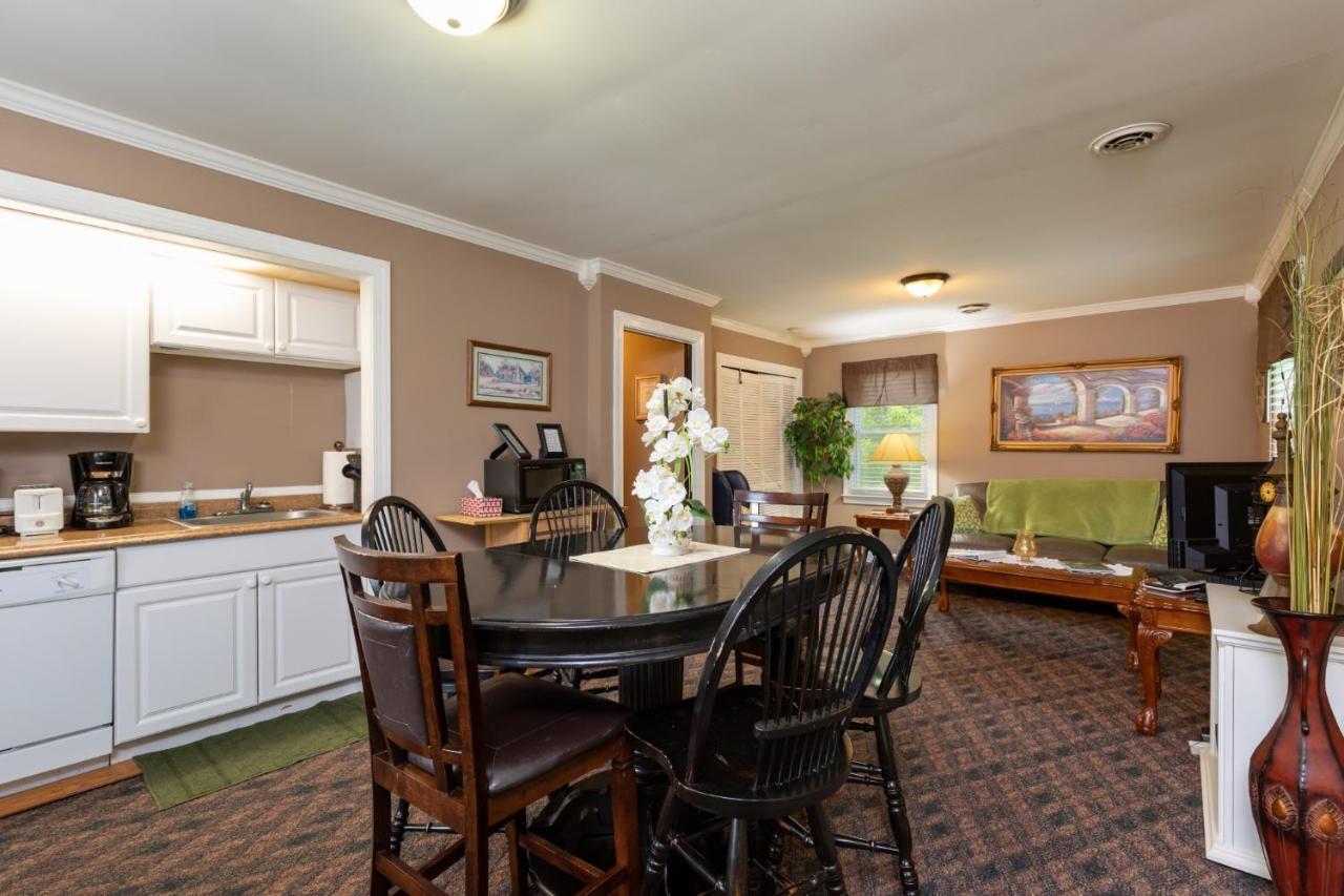 Villa Brenda Lee History 4br Retreat Pool Hot Tub