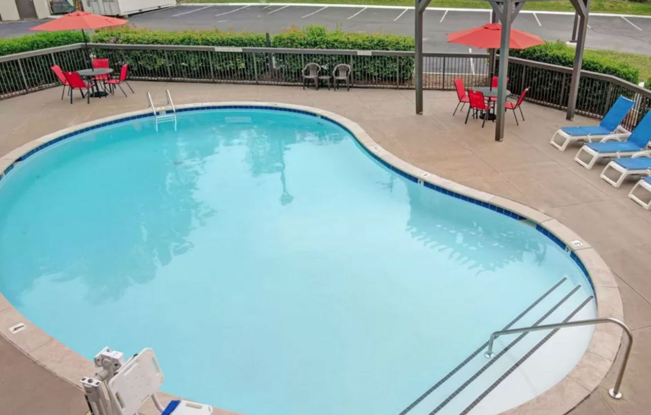 Hotel Baymont By Wyndham Airport Nashville