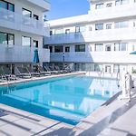 Urban Lux Modern 2 Bdr/2 Ba Condo