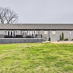 Beautiful Nashville Home Near Downtown W/ Hot Tub!