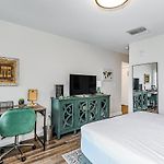 1062 Riverfront