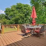 Inglewood East Nashville Home - Large Yard & Private Deck - Free Parking