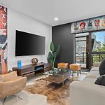 Downtown Nashville Pool, Gym + Skyline Views Walk To Bridgestone