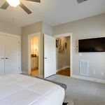 Modern 3-Story West End Condo - Free 2-Car Garage