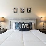 Modern 3-Story West End Condo - Free 2-Car Garage