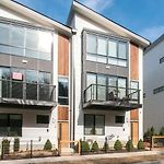 Modern Townhome, Large Game Room With Ping Pong, 10Min To Downtown! Sleeps 10!