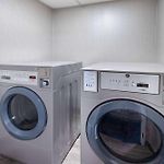 La Quinta Inn & Suites by Wyndham Nashville Airport