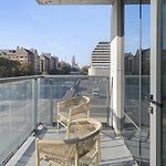 Landing Modern Apartment With Amazing Amenities