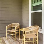 Landing Modern Apartment With Amazing Amenities