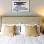 Landing Modern Apartment With Amazing Amenities