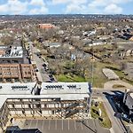 The Outlaw In Downtown Nashville By Nautical Properties