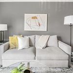 Landing Modern Apartment With Amazing Amenities