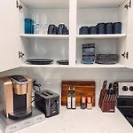 Dolly\'S Yacht Club - Cozy Retreat Near Broadway