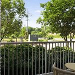 Landing Modern Apartment With Amazing Amenities