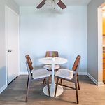 Landing Modern Apartment With Amazing Amenities