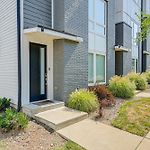 Bright Nashville Townhome ~ 5 Mi To Downtown!