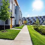 Chic Condo, 2Mi To Downtown, Sleeps 8, By Geodis