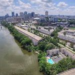 Vibrant Riverfront 2Bd With A Pool