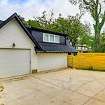 12 South Neighborhood: Home W/ Modern Flair!