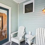 Two Decks To Enjoy Walk To 5 Points Faves Garage Close To Dining And Bars Board Games 10 Mins To Broadway 24 Hour Hospitality