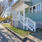 Two Decks To Enjoy Walk To 5 Points Faves Garage Close To Dining And Bars Board Games 10 Mins To Broadway 24 Hour Hospitality