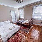 7 Min From Broadway! 3 Bed 2.5 Bath