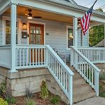 Fully Furnished Bungalow With Deck Near City Center