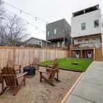 The Lyric - New Luxury Home, Rooftop With Firepit!