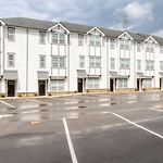 Ten Minutes To Broadway Gorgeous Gated Townhome