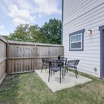 Ten Minutes To Broadway Luxurious Gated Townhome