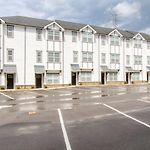 Ten Minutes To Broadway Luxurious Gated Townhome