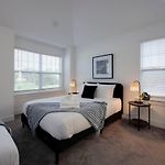 Ten Minutes To Broadway Music City Modern Townhome