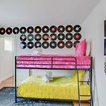 Howdy House New And Trendy With Rooftop Deck