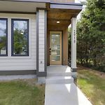 The Ryman 4 Bedroom Haven With Scenic Rooftop